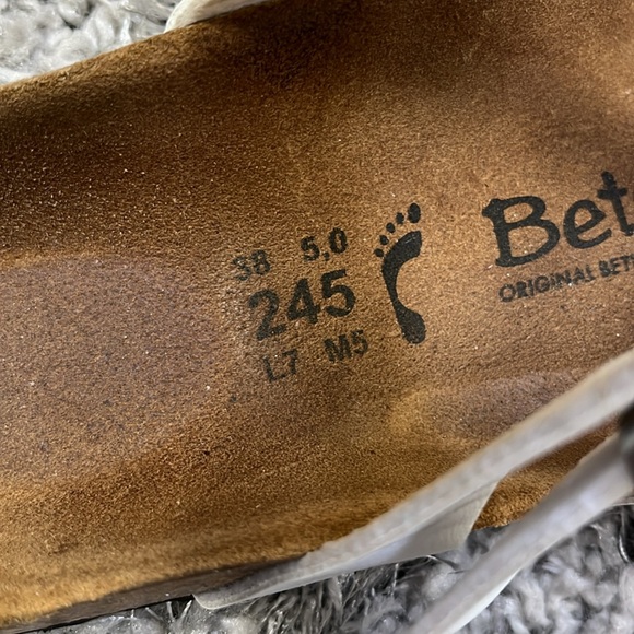 Birkenstock Betula woman’s white sandals size 7 - Picture 4 of 8